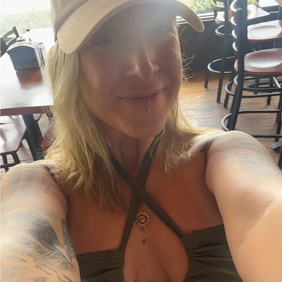 Meet your Posher, Jenna - Picture 1 of 1